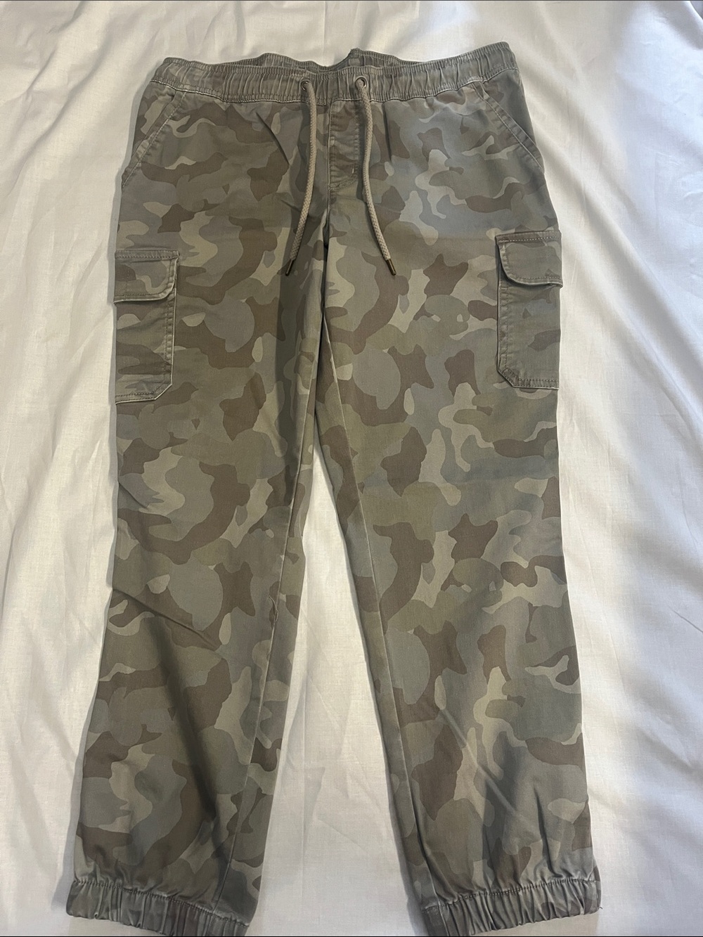 Natural Reflections women’s Cargo Jogger Pants - Camo Green size Large